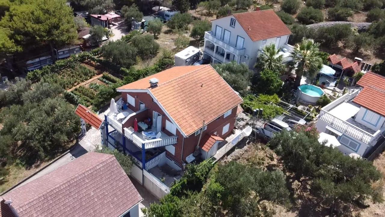 DobropoljanaJ&D公寓 外观 照片